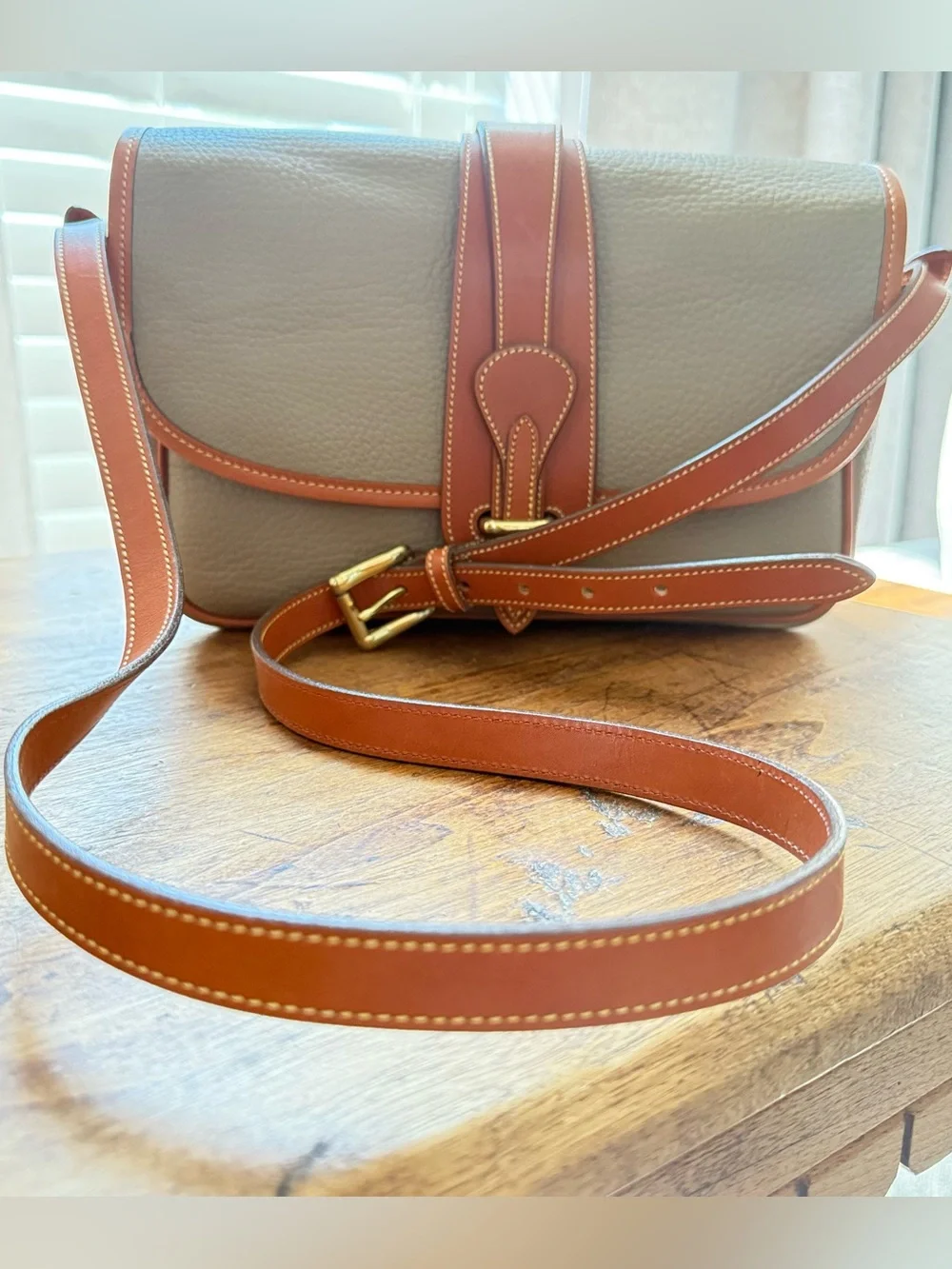 Vintage Dooney & Bourke AWL Overland Bag Taupe Tan Crossbody R52 USA